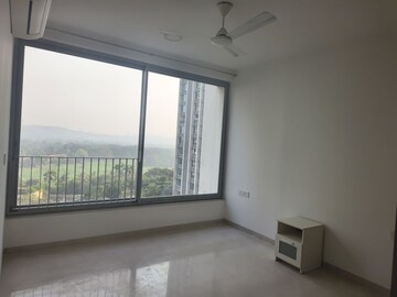 Room in 3 BHK Apartment at Oberoi Realty Esquire, Goregaon East – for Rent