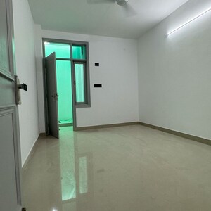 Room in 1 BHK Apartment at Chattarpur – for Rent