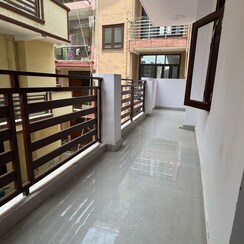 1 BHK + Servant Room Apartment For Rent in Chattarpur
