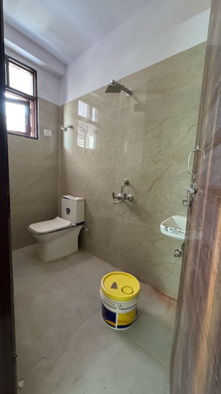 Bathroom, chattarpur 1 Bedroom 550 Sq.Ft. Apartment In Chattarpur Delhi 9906353
