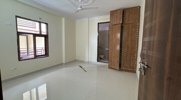 Room in 1 BHK Apartment at Chattarpur – for Rent
