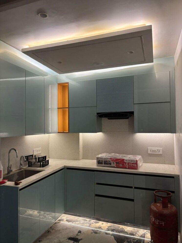 Kitchen, dwarka mor 3 Bedroom 1000 Sq.Ft. Builder Floor In Dwarka Mor Delhi 9906475