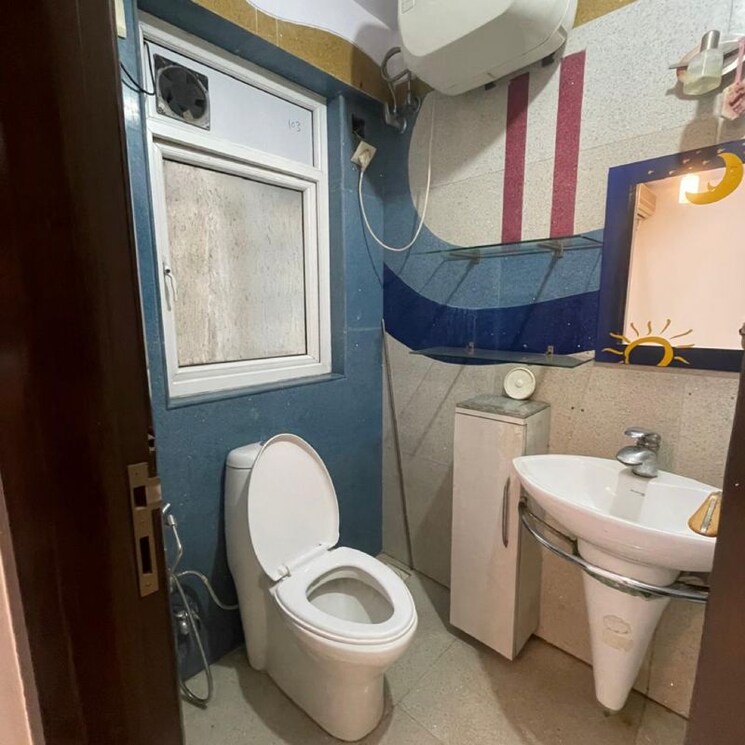 Bathroom, bandra west 3 Bedroom 1070 Sq.Ft. Apartment In Bandra West Mumbai 9906480