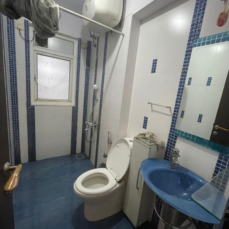 Bathroom, bandra west 3 Bedroom 1070 Sq.Ft. Apartment In Bandra West Mumbai 9906480