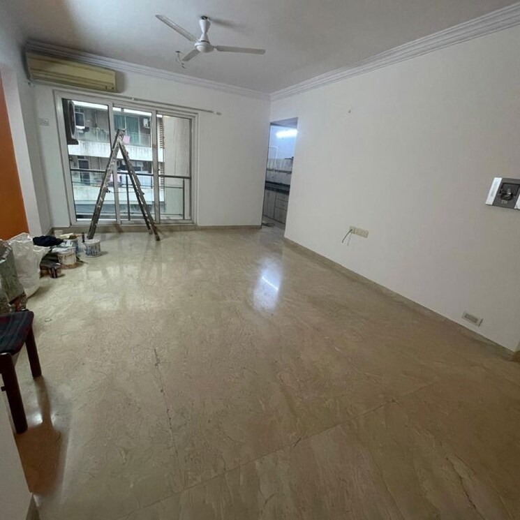 Room, bandra west 3 Bedroom 1070 Sq.Ft. Apartment In Bandra West Mumbai 9906480