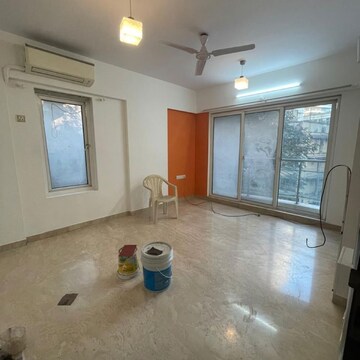 Room in 3 BHK Apartment at Bandra West – for Rent