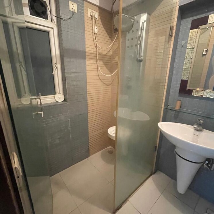 Bathroom, bandra west 3 Bedroom 1070 Sq.Ft. Apartment In Bandra West Mumbai 9906480