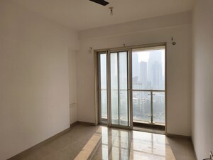 Room in 2 BHK Apartment at JP Decks, Goregaon East – for Rent