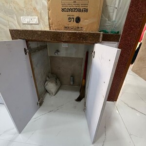 Team Area in 2 BHK Apartment at Bandra West – for Rent