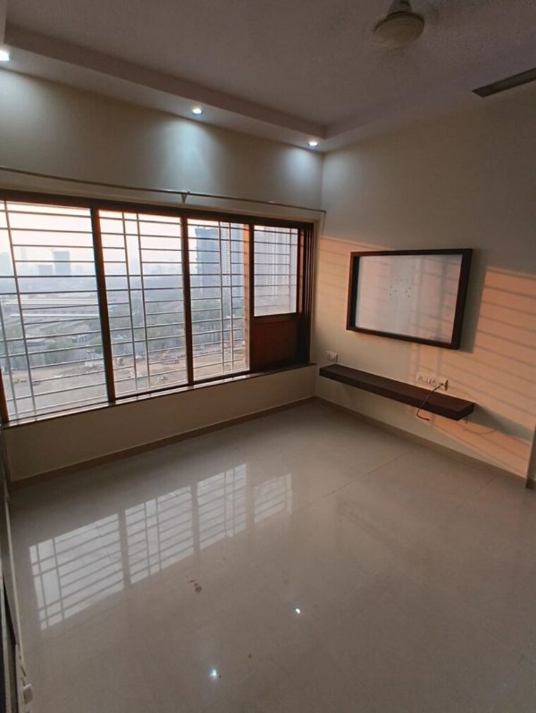 Room, raheja-willows 2 Bedroom 740 Sq.Ft. Apartment In Kandivali East Mumbai 9906624
