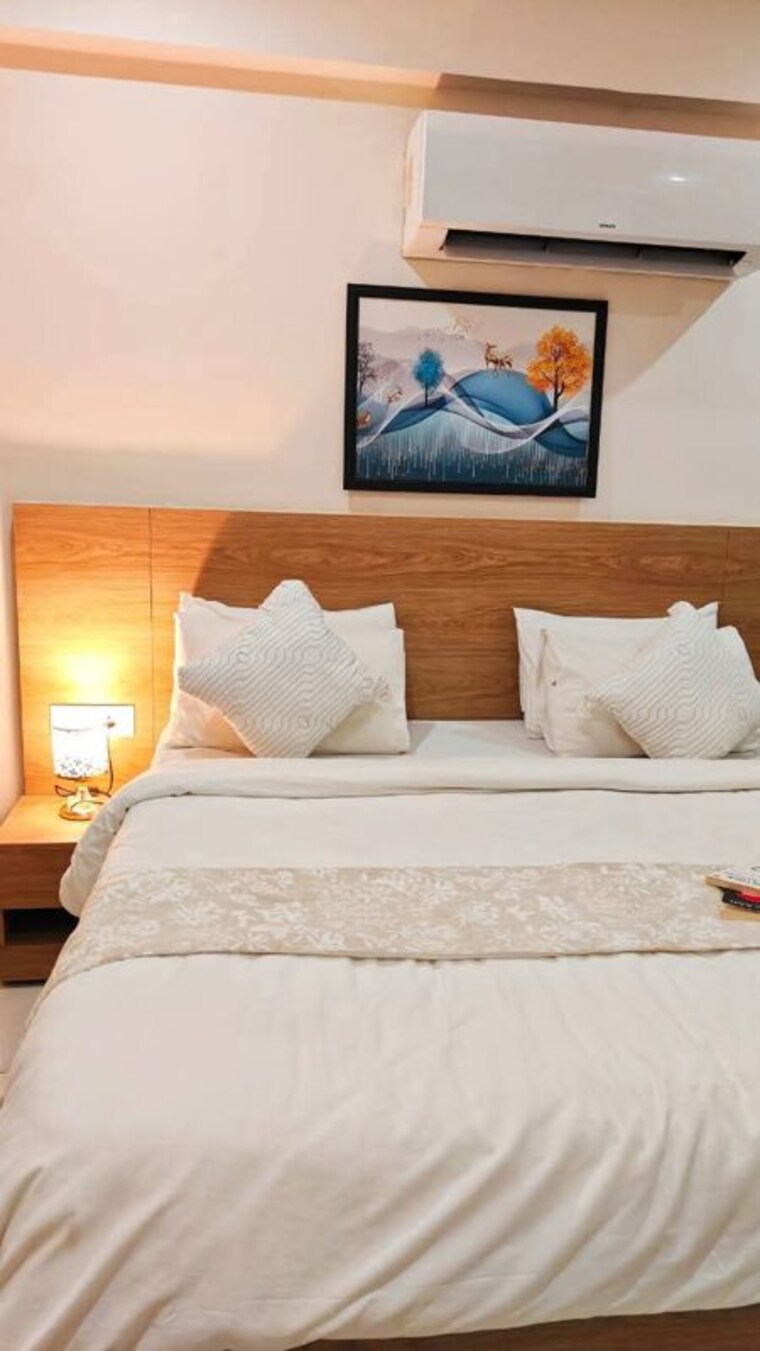 Bedroom, saket 1 Bedroom 550 Sq.Ft. Apartment In Saket Delhi 9906716