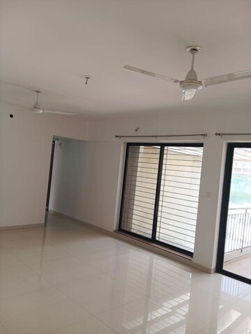Room in 2.5 BHK Apartment at Park Express, Baner – for Sale