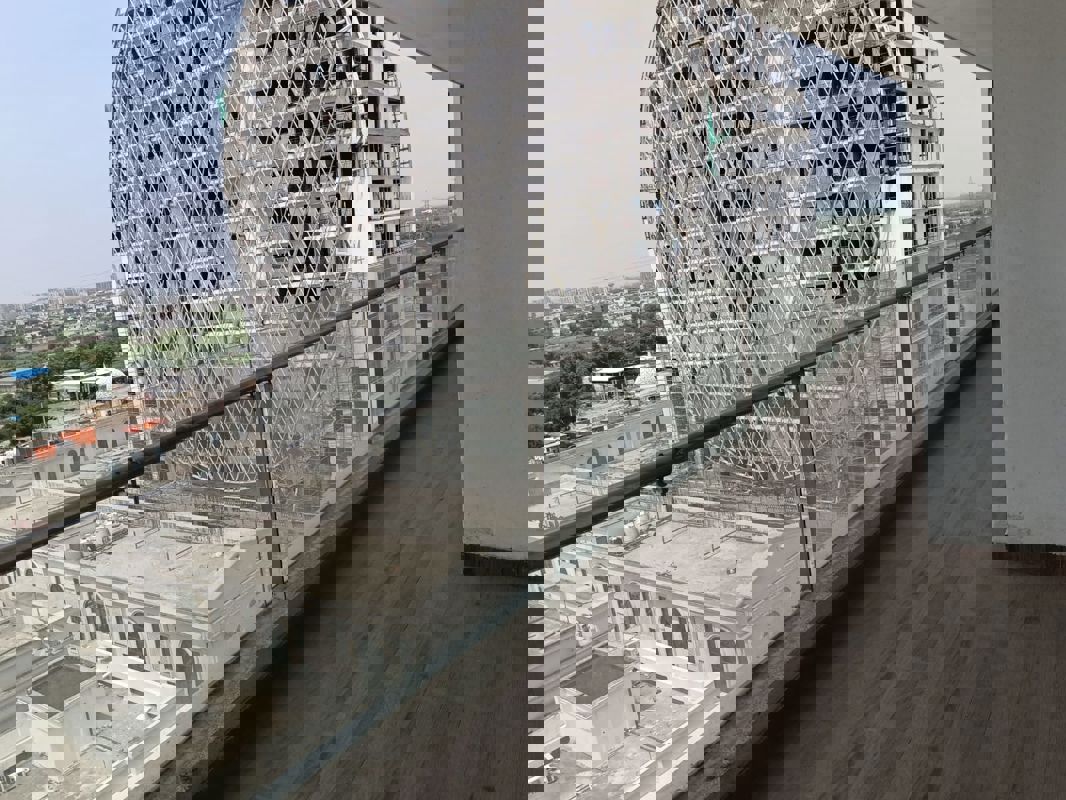 Office Space For Rent in Omaxe Sun