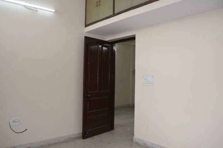 Room, sector 45 3 Bedroom 2450 Sq.Ft. Builder Floor In Sector 45 Gurgaon 9906969