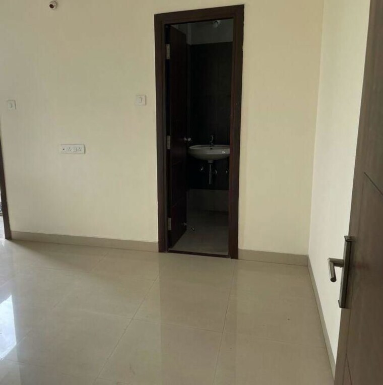 Room, mohba bazar 2 Bedroom 900 Sq.Ft. Apartment In Mohba Bazar Raipur 9906742