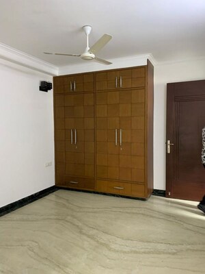 Room in 1 BHK Builder Floor at Greater Kailash ii – for Rent