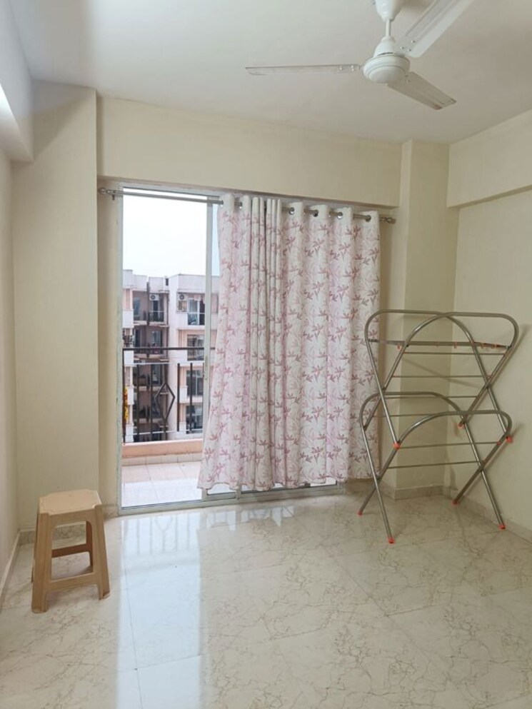 Room, mrg-the-balcony 2 Bedroom 600 Sq.Ft. Apartment In Sector 93 Gurgaon 9906994