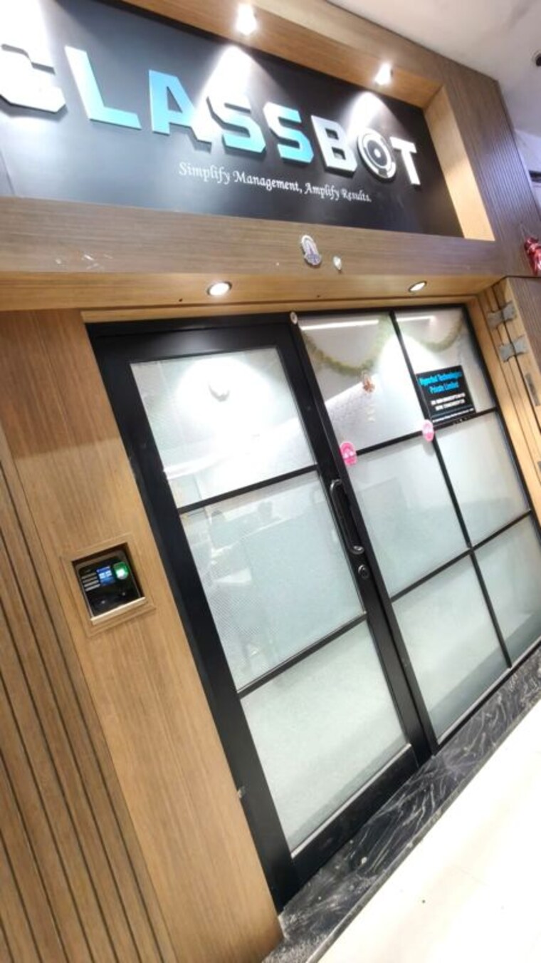 undefined, ijmima-complex Commercial Office Space 500 Sq.Ft. In Malad West Mumbai 9907043