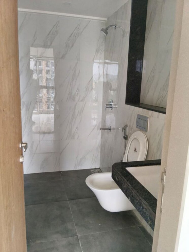 Bathroom, lodha-woods 3 Bedroom 1100 Sq.Ft. Apartment In Kandivali East Mumbai 9906991