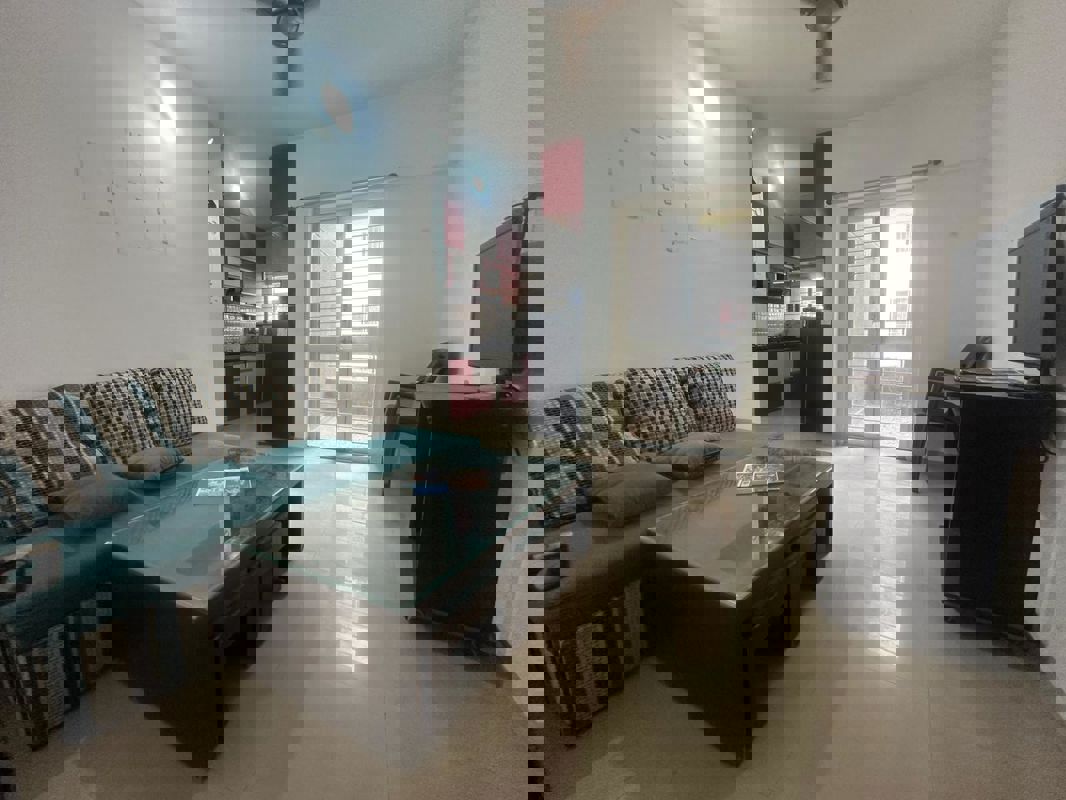 2 BHK 800 Sq.Ft. Apartment in Radha Housing Society