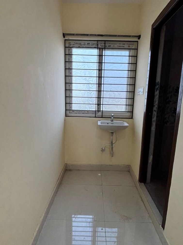 Room, kondapur 1 Bedroom 560 Sq.Ft. Apartment In Kondapur Hyderabad 9907090