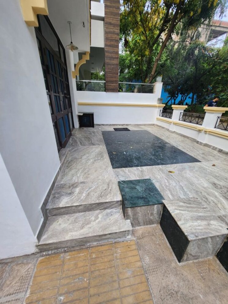 Balcony, dlf-city-phase-iv 2 Bedroom 1230 Sq.Ft. Villa In Dlf Phase iv Gurgaon 9907098