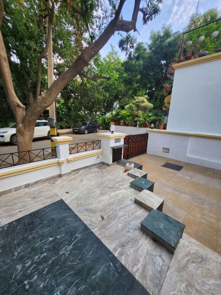 Balcony, dlf-city-phase-iv 2 Bedroom 1230 Sq.Ft. Villa In Dlf Phase iv Gurgaon 9907098