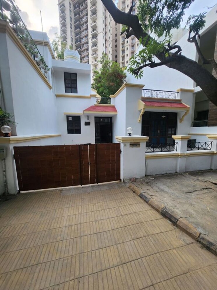 Exterior View, dlf-city-phase-iv 2 Bedroom 1240 Sq.Ft. Villa In Dlf Phase iv Gurgaon 9907100