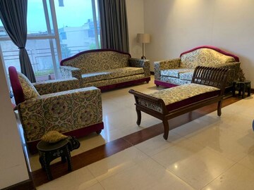 Living Room in 4 BHK Builder Floor at Srishti Greenfield Homes, Green Fields Colony – for Sale