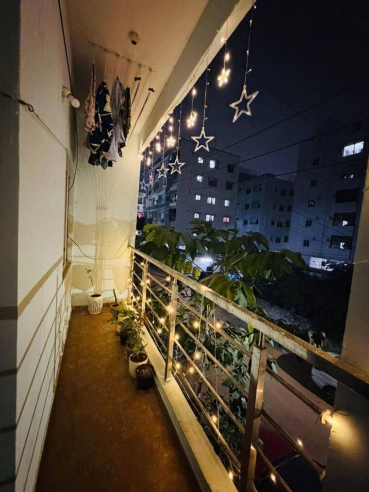 Balcony, kondapur 1 Bedroom 650 Sq.Ft. Apartment In Kondapur Hyderabad 9907117