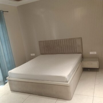 Bathroom in 5 BHK Independent House at Sector 27 – for Rent