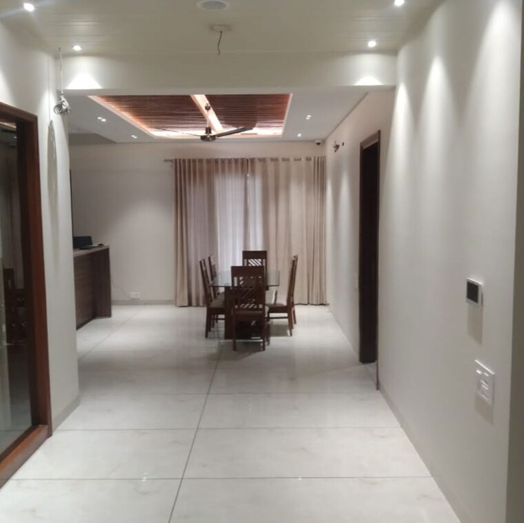 undefined, sector 27 5 Bedroom 3200 Sq.Ft. Independent House In Sector 27 Panchkula 9907141