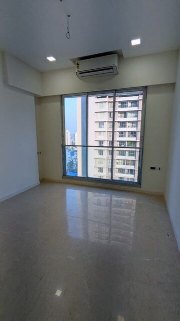 Room in 3 BHK Apartment at Ekta Tripolis, Goregaon West – for Rent