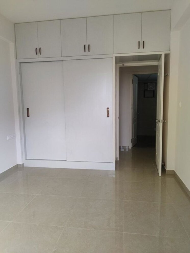 Room, goyal-orchid-piccadilly 2.5 Bedroom 1371 Sq.Ft. Apartment In Thanisandra Main Road Bangalore 9907153