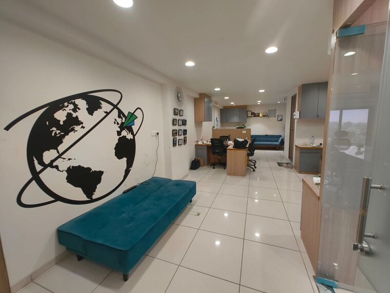 Team Area, sun-westbank Commercial Office Space 1360 Sq.Ft. In Navrangpura Ahmedabad 9907139