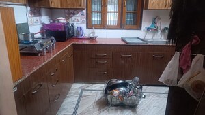 Parking in 2 BHK Builder Floor at Gomti Nagar – for Rent