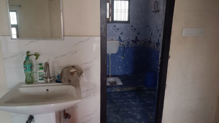 Bathroom, gomti nagar 2 Bedroom 900 Sq.Ft. Builder Floor In Gomti Nagar Lucknow 9907354