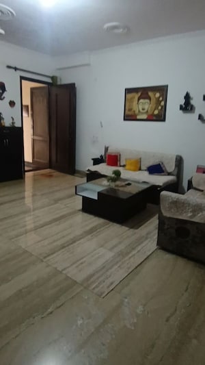 Living Room in 2 BHK Builder Floor at Sector 77 – for Rent