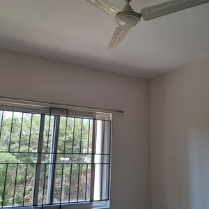 Room in 2 BHK Apartment at Mantri Lithos, Thanisandra – for Rent