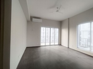 Room in 3.5 BHK Apartment at Spaze Kalistaa, Sector 84 – for Rent