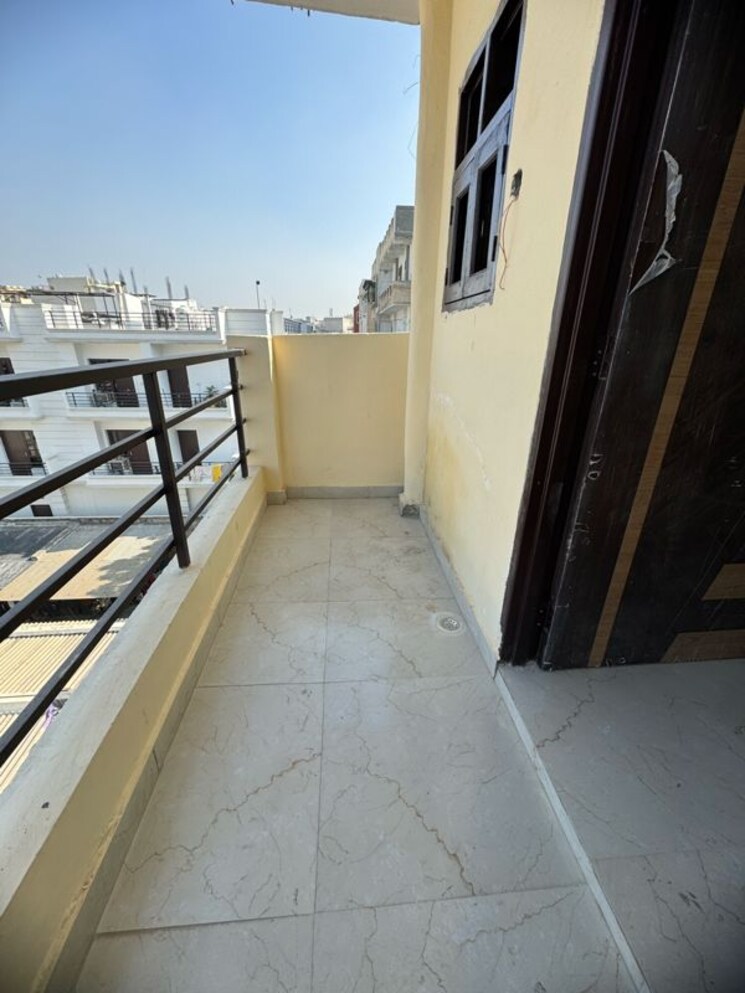 Balcony, chattarpur 1 Bedroom 550 Sq.Ft. Builder Floor In Chattarpur Delhi 9907695