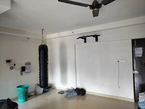 Furnished Amenities in 3 BHK Apartment at Kandivali West – for Rent