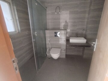 Bathroom in 3.5 BHK Apartment at Spaze Kalistaa, Sector 84 – for Sale
