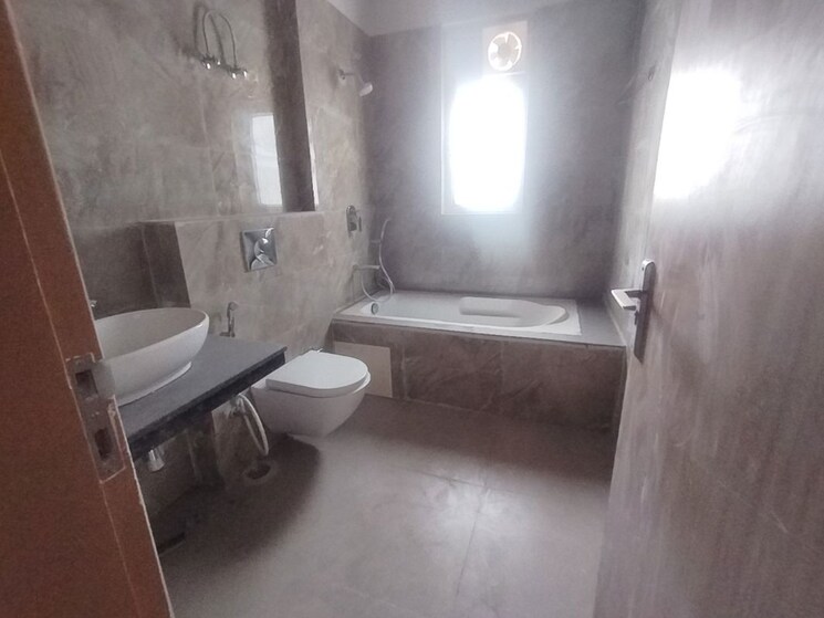 Bathroom, spaze-kalistaa 3.5 Bedroom 3200 Sq.Ft. Apartment In Sector 84 Gurgaon 9907715
