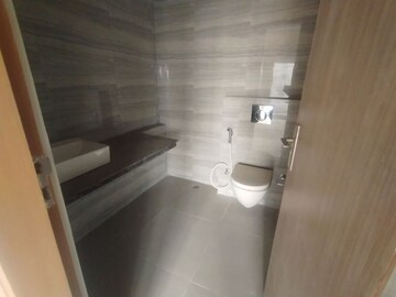 Bathroom in 3.5 BHK Apartment at Spaze Kalistaa, Sector 84 – for Sale