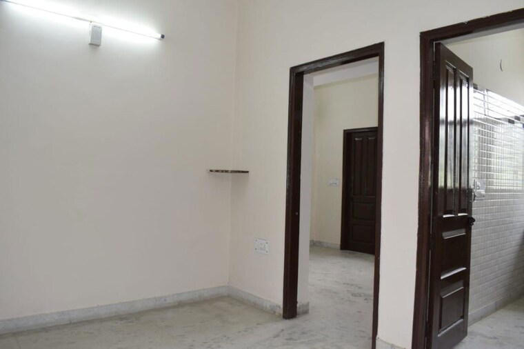 Room, sector 57 3 Bedroom 2100 Sq.Ft. Builder Floor In Sector 57 Gurgaon 9907449