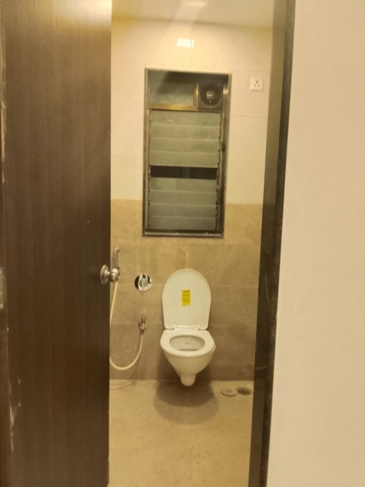 Bathroom, jp-rishabh-tower-azad-nagar 1 Bedroom 650 Sq.Ft. Apartment In Andheri West Mumbai 9907422
