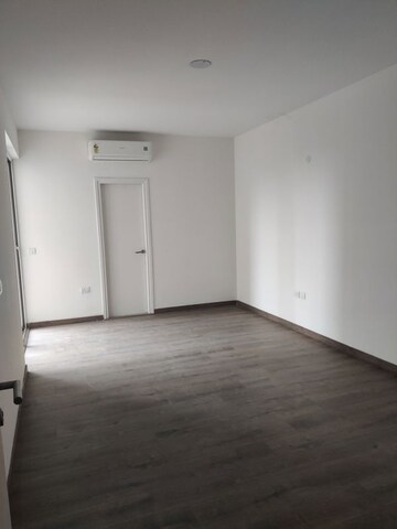 Room in 3.5 BHK Apartment at Emaar Imperial Gardens, Sector 102 – for Sale