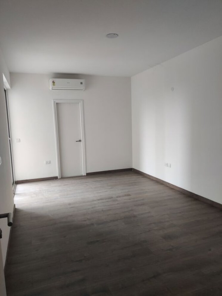 Room, emaar-imperial-gardens 3.5 Bedroom 2025 Sq.Ft. Apartment In Sector 102 Gurgaon 9907807