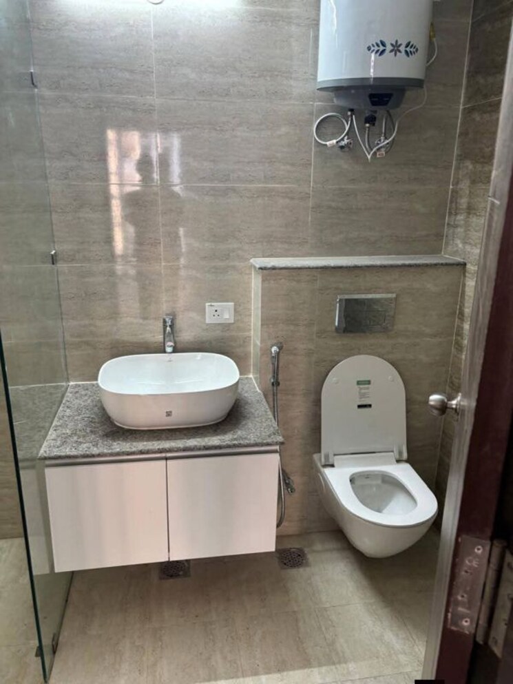 Bathroom, aura-gazania 3 Bedroom 1500 Sq.Ft. Apartment In Nabha Zirakpur 9907681